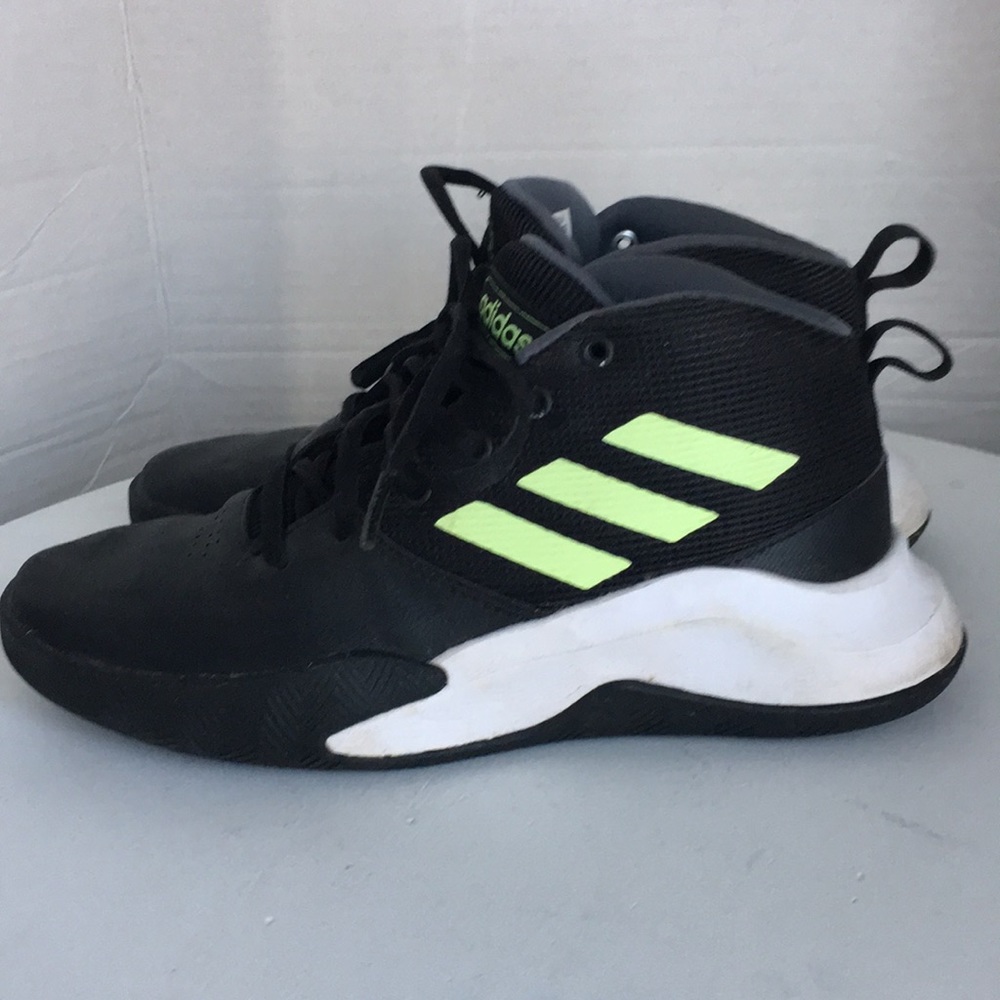 Boys Adidas Own the Game Basketball Shoe Size 3